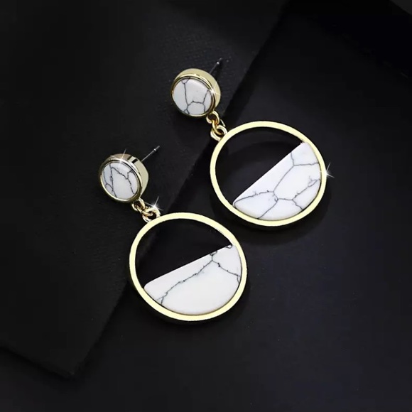 NWOT gold/white marble geometric circle earrings - Picture 5 of 7